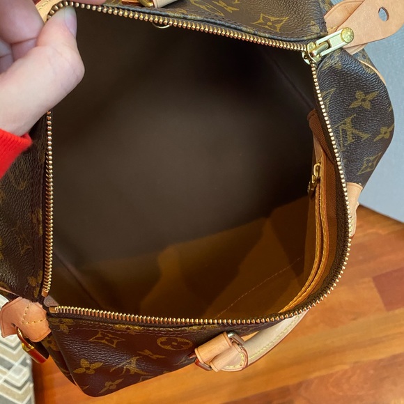 Authentic Louis Vuitton Speedy 30 Monogram 2018 - Picture 9 of 12